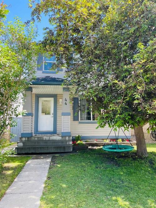 44 Everridge Way Sw, Calgary, AB, T2Y4S7 | Card Image
