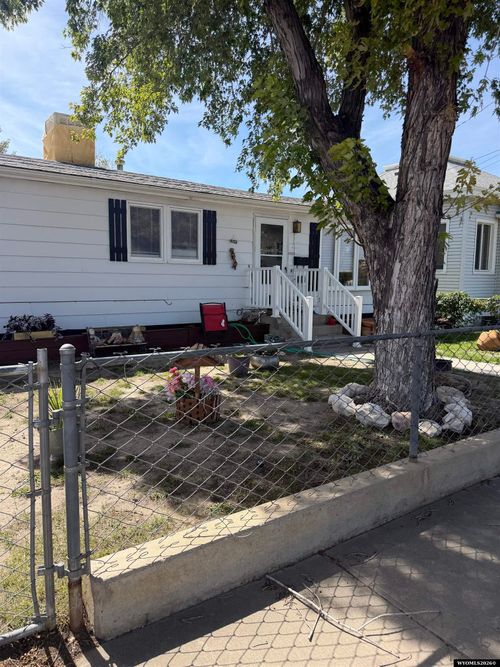 209 Thomas St, Rock Springs, WY, 82901-5119 | Card Image