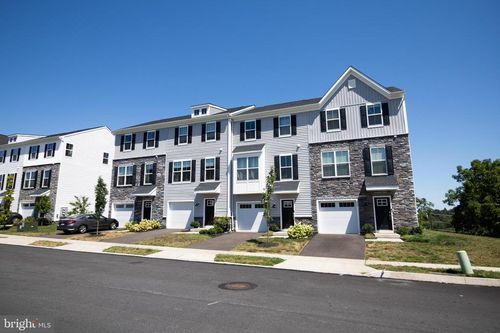 829 Pecan Rd, SPRING CITY, PA, 19475-1418 | Card Image