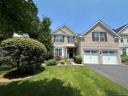 633 Creekside Ln, Fishkill, NY, 12524-4903 | Card Image