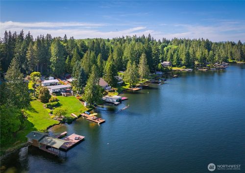 29 Nw Lake Roesiger Rd, Snohomish, WA, 98290-7513 | Card Image