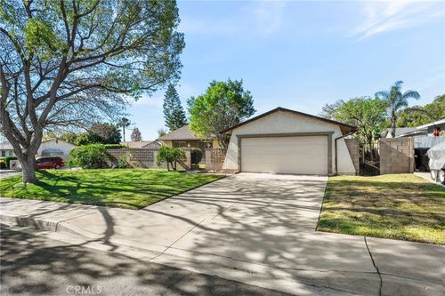 831 N Baker Ave, Ontario, CA, 91764-3648 | Card Image