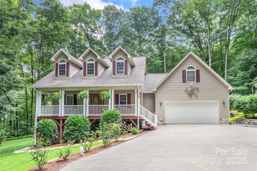 93 Hickory Dr, Maggie Valley, NC, 28751-8711 | Card Image