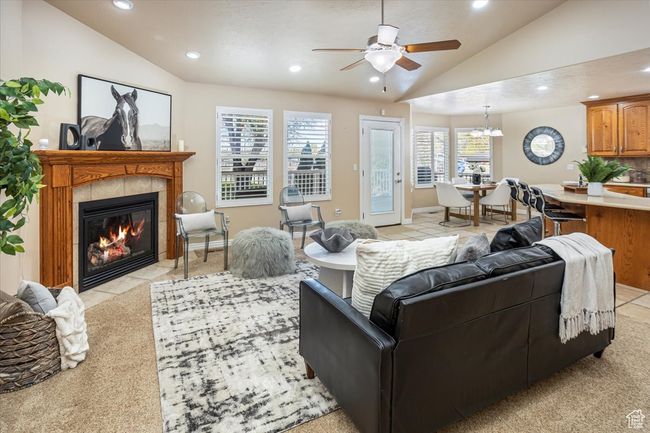 5195 5825, House other with 4 bedrooms, 3 bathrooms and 8 parking in Hooper UT | Image 5