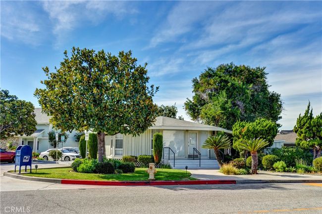 Clubhouse located just behind home! | Image 25