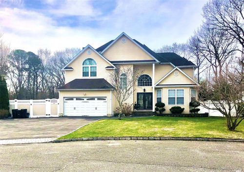 10 Debron Ct, Centereach, NY, 11720-4162 | Card Image
