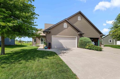322 Blackbird Street, North Fond Du Lac, WI, 54937 | Card Image