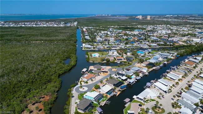 17731 Rebecca Ave, House other with 3 bedrooms, 2 bathrooms and 1 parking in FORT MYERS BEACH FL | Image 48