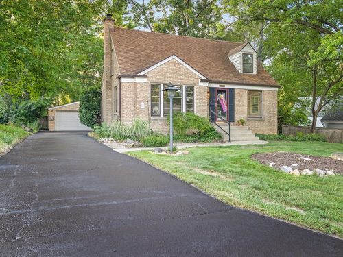 3S270 Gates Pl, Warrenville, IL, 60555-2905 | Card Image