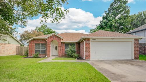 5620 Winding Brook Dr, Dickinson, TX, 77539-7168 | Card Image