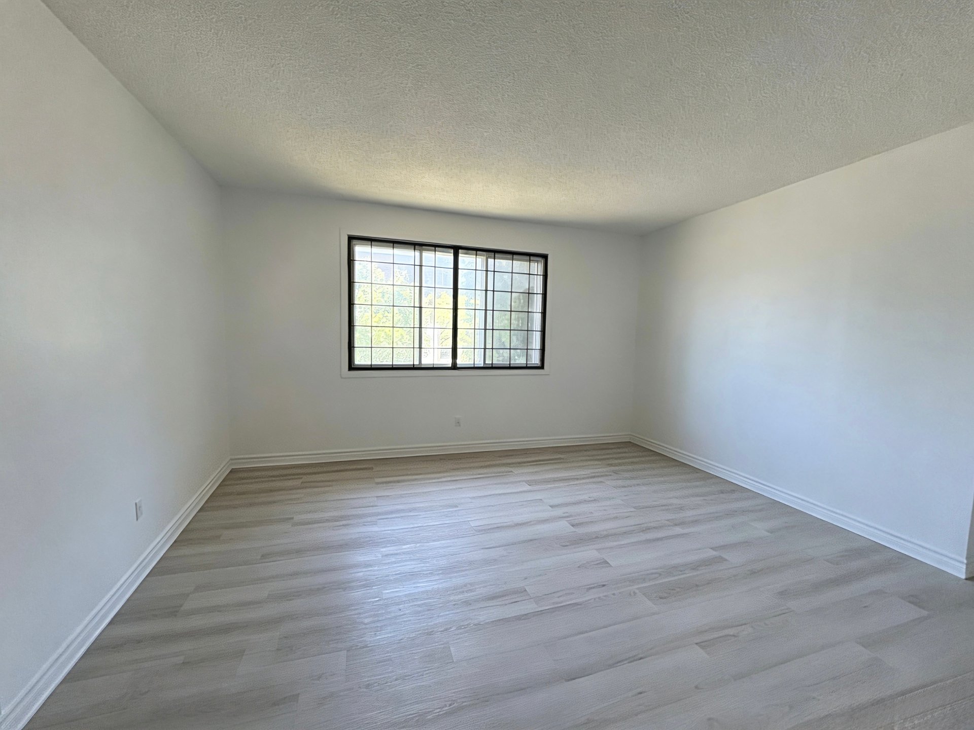 Residential Lease in Longueuil (Saint-Hubert) 5