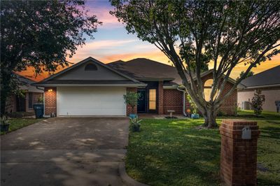 10604 Sierra West Drive, House other with 4 bedrooms, 2 bathrooms and 2 parking in Waco TX | Image 1