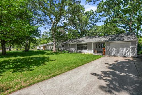 611 Woodland Drive, Traverse City, MI, 49686 | Card Image