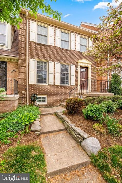 1136 Pine Hill Rd, MCLEAN, VA, 22101-2903 | Card Image