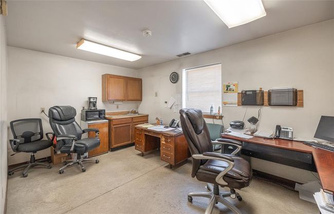 Office space with concrete floors | Image 16
