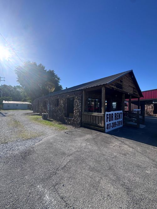 729 S Neosho Blvd, Neosho, MO, 64850-2051 | Card Image