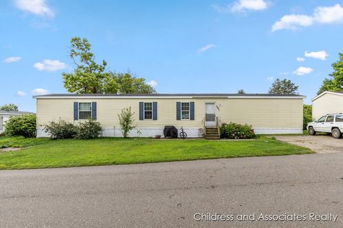 12811 Charles Dr, Wayland, MI, 49348-9396 | Card Image