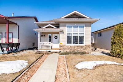 81 Ireland Cres, House detached with 3 bedrooms, 2 bathrooms and 2 parking in Red Deer AB | Image 2