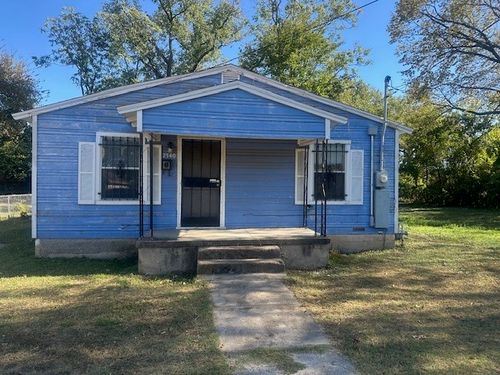 2340 Macon St, Dallas, TX, 75215-4958 | Card Image