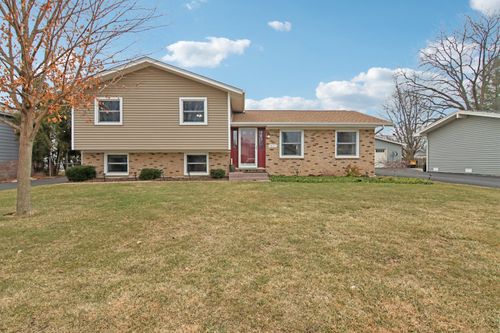 1811 Longmeadow Dr, Lindenhurst, IL, 60046-8312 | Card Image