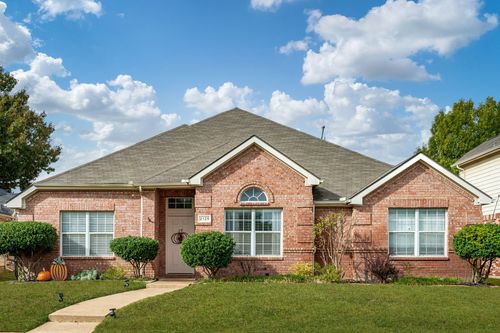 2128 Fountain Dr, Lewisville, TX, 75067-6697 | Card Image
