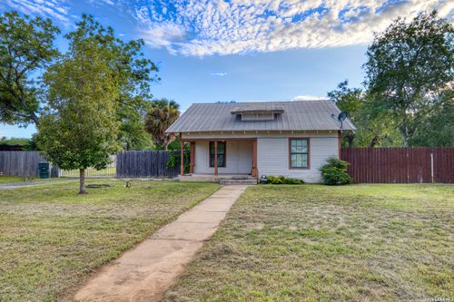 1231 N High St, Uvalde, TX, 78801-3947 | Card Image