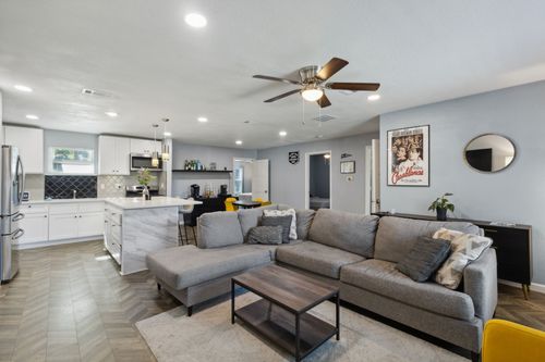 2630 Springvale Dr, Farmers Branch, TX, 75234-3455 | Card Image