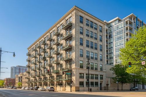 603-1801 S Michigan Ave, Chicago, IL, 60616-1645 | Card Image