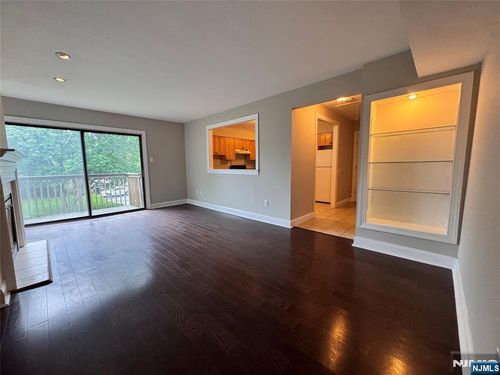 423 Lawrence Rd, Lawrence, NJ, 08648-4229 | Card Image