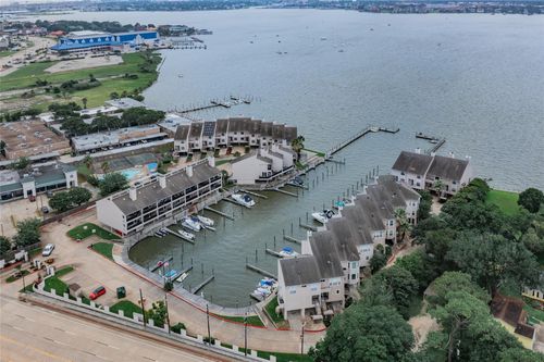 apt-407-3663 Nasa Pkwy, Seabrook, TX, 77586-6300 | Card Image