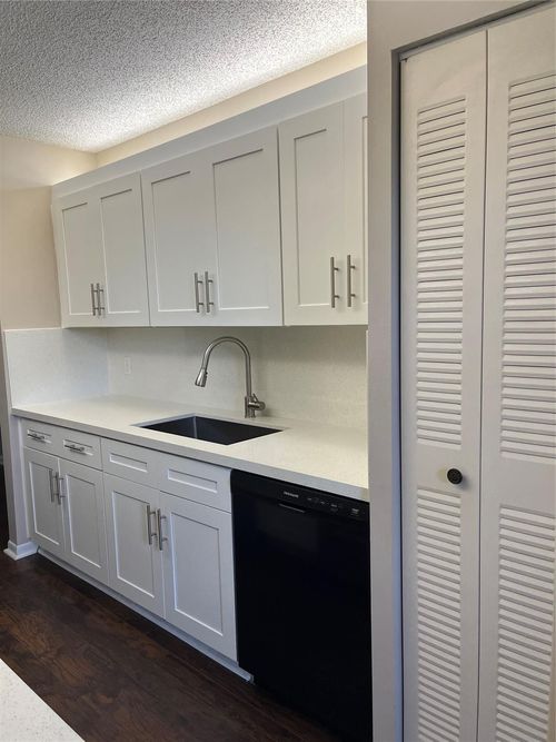 apt-402-1100 Sw 128th Ter, Pembroke Pines, FL, 33027-1975 | Card Image