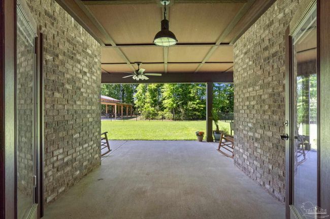 9241 Sage Forest Ln, House other with 3 bedrooms, 3 bathrooms and 2 parking in Pace FL | Image 33