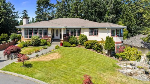 1110 Totem Lane, Victoria, BC, V8Y1E8 | Card Image
