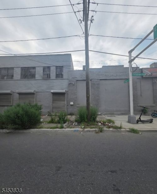 413 Frelinghuysen Ave, Newark, NJ, 07114-1426 | Card Image
