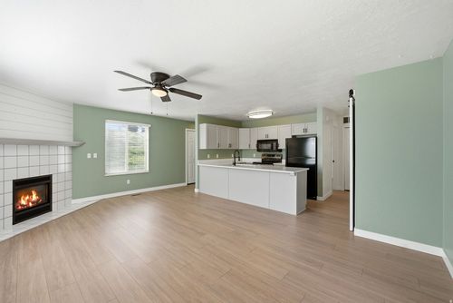 9217 S Jefferson Cv, Sandy, UT, 84070-6691 | Card Image