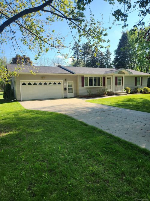 4590 Main Rd, Applegate, MI, 48401-9502 | Card Image