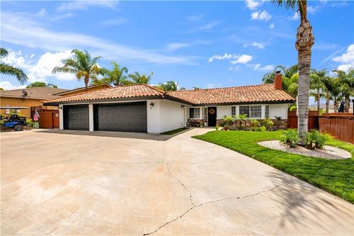 22667 Castle Crag Dr, Canyon Lake, CA, 92587-7921 | Card Image
