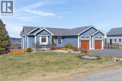 19 Pioneer Ave, Quispamsis, NB, E2G0B1 | Card Image