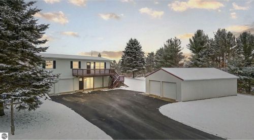 1513 Vermeersch Rd, Central Lake, MI, 49622-9593 | Card Image