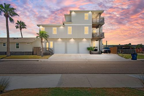 202 W Oaks Ave, Port Aransas, TX, 78373-5109 | Card Image