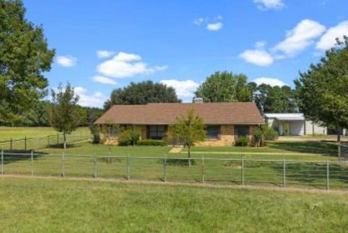 8239 Fm 1249 E, Kilgore, TX, 75662-7999 | Card Image