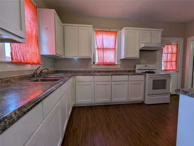 207 W 5 Th St, House other with 2 bedrooms, 1 bathrooms and null parking in Lampasas TX | Image 8