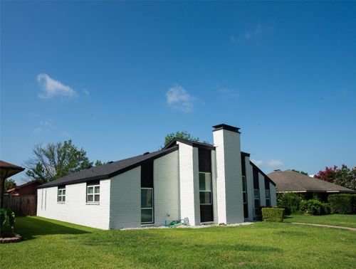2214 Roundrock Dr, Carrollton, TX, 75007-5903 | Card Image