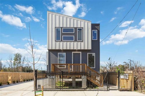 3206 Retta St, Houston, TX, 77026-6125 | Card Image