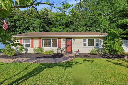 24 Lafayette Rd, Tappan, NY, 10983-1911 | Card Image