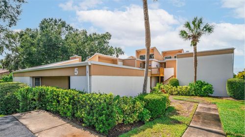 apt-5d-1051 S Highland St, MOUNT DORA, FL, 32757-6323 | Card Image