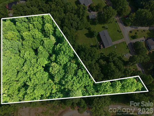 1 Bud Dr, Marion, NC, 28752-9203 | Card Image