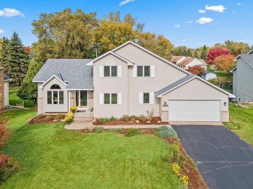 309 69th St N, Mahtomedi, MN, 55115-2251 | Card Image