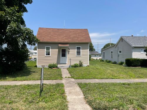 214 E Allen St, Kentland, IN, 47951 | Card Image