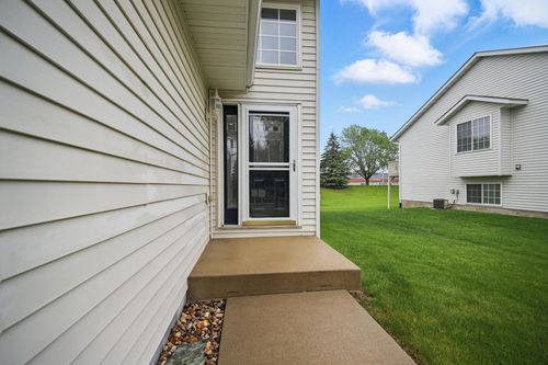 140 Cedar Cove Ln, Owatonna, MN, 55060-4227 | Card Image